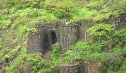 outstation cab pune sinhagad fort